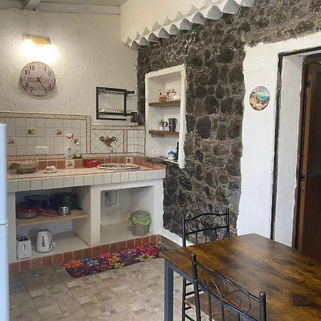 Le Decime Homestay Mascali